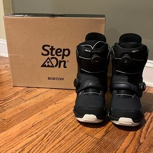 Burton FELIX STEP ON snowboard boots WOMAN’S SIZE 9